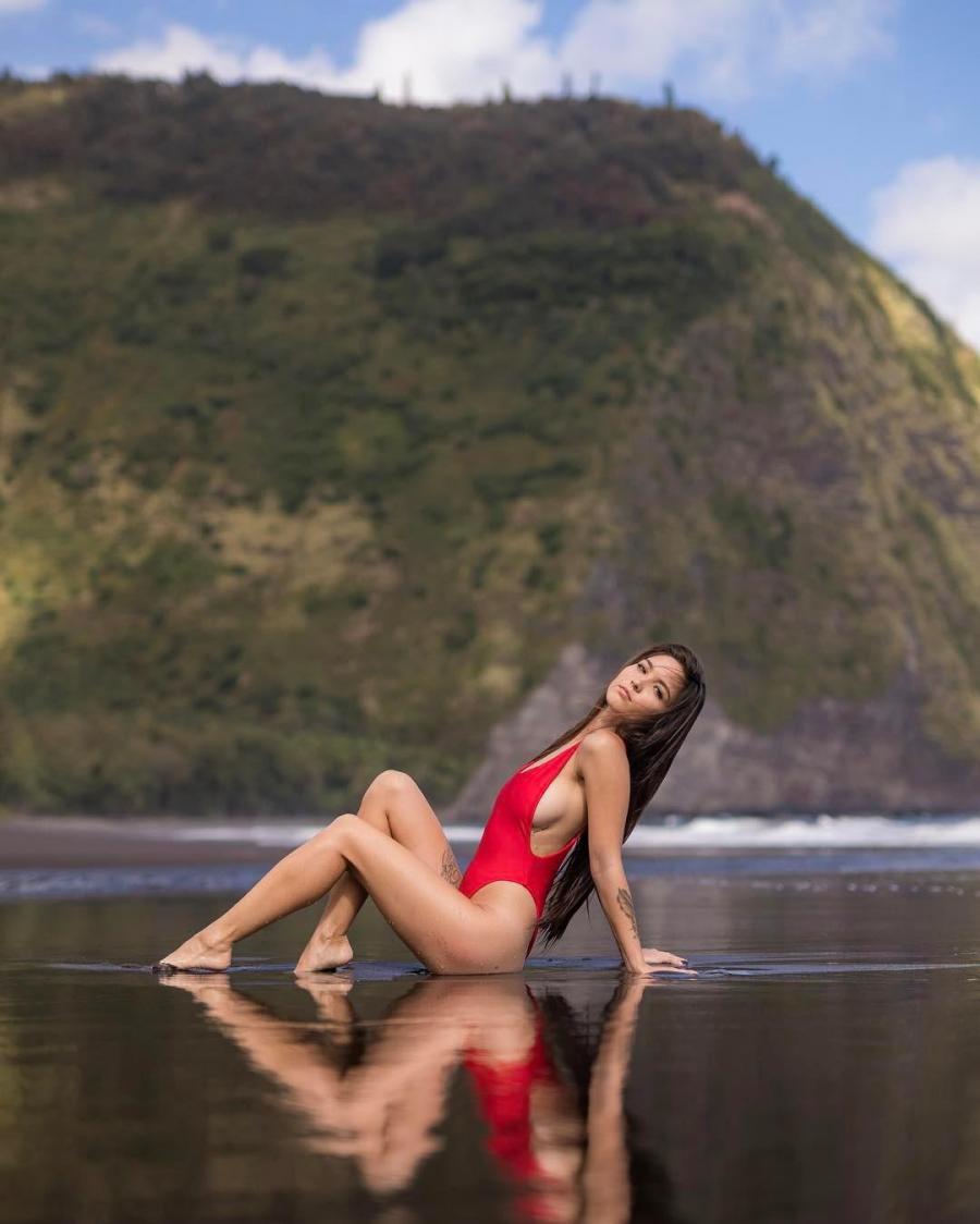 Kristina Chai Bikini Yoga Wheat Skin Picture and Photo