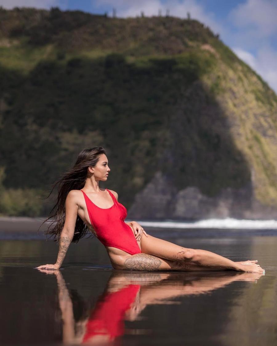 Kristina Chai Bikini Yoga Wheat Skin Picture and Photo
