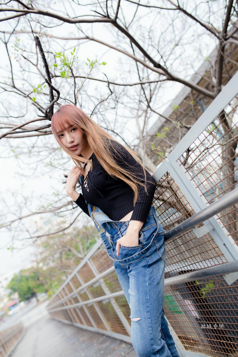 Taiwan Pretty Girl Bi Bi Er Jean Hot Pants Pictures