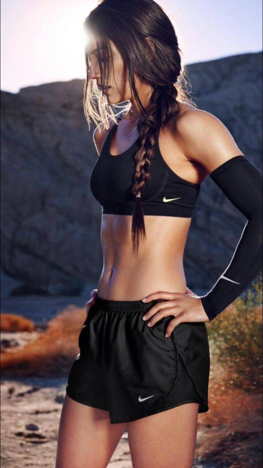 Allison Stokke Muscles Sport Picture and Photo