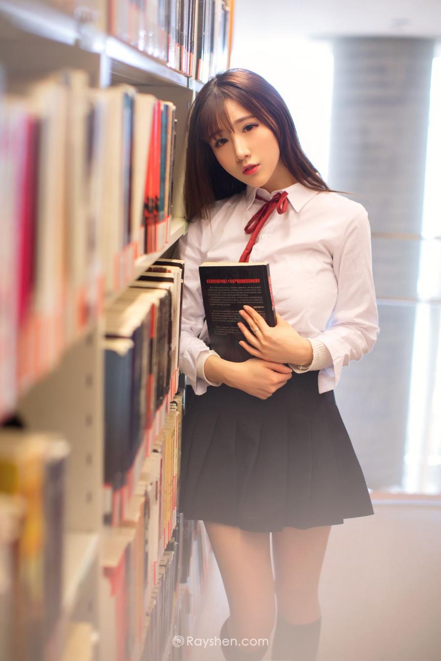 Cute Girl Zhang Fei Fei School Uniform Picture and Photo