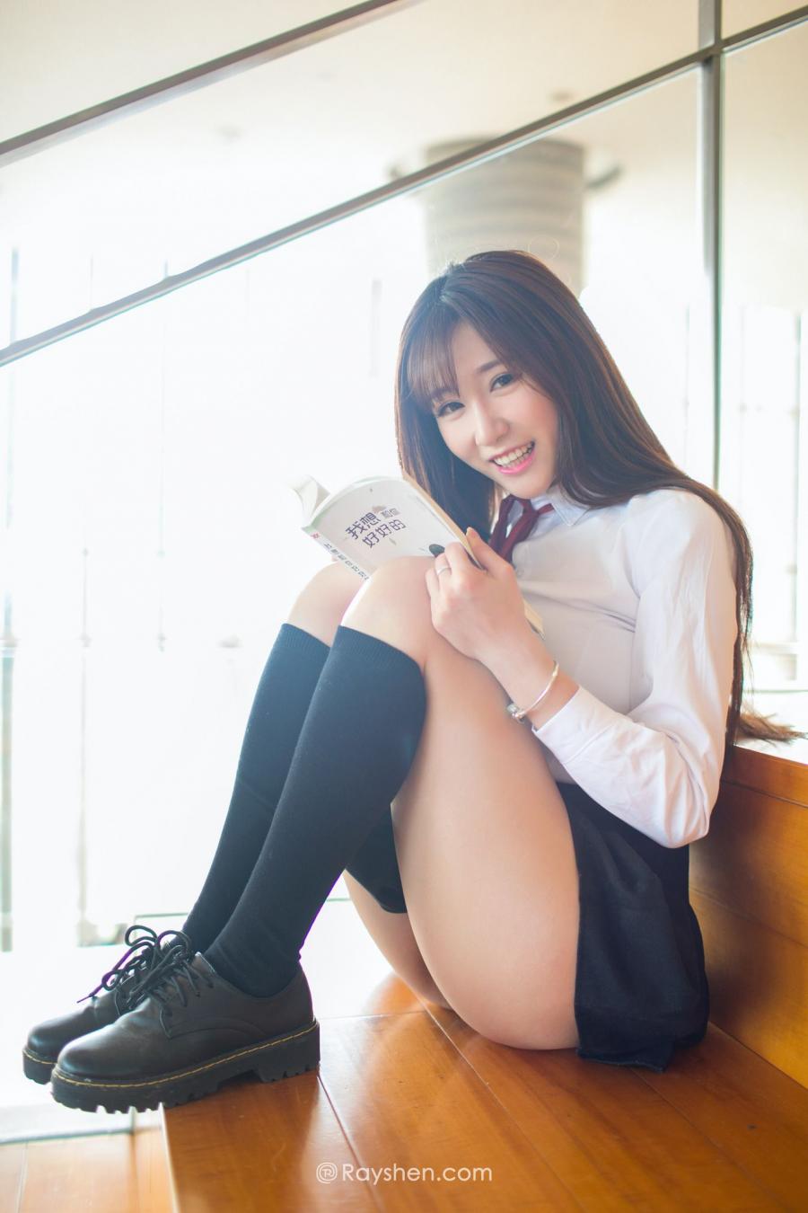 Cute Girl Zhang Fei Fei School Uniform Picture and Photo