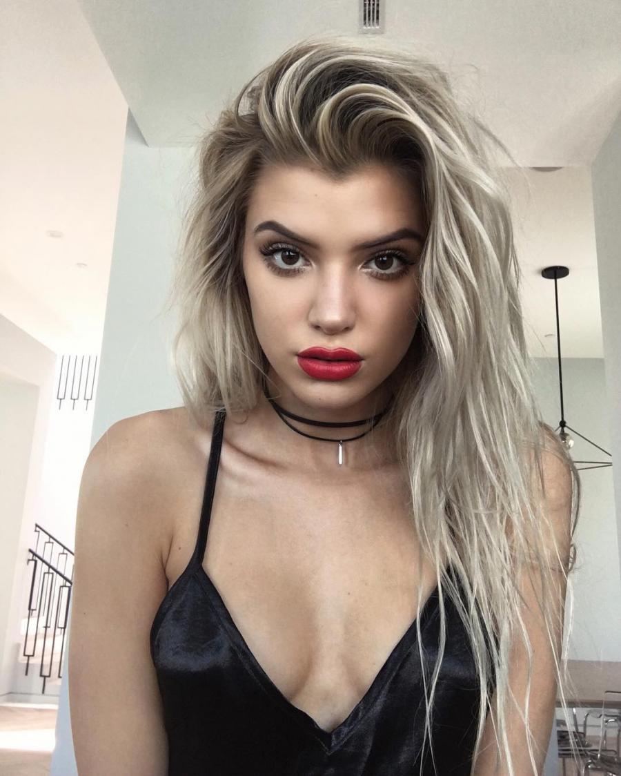 Alissa Violet Sexy Picture and Photo
