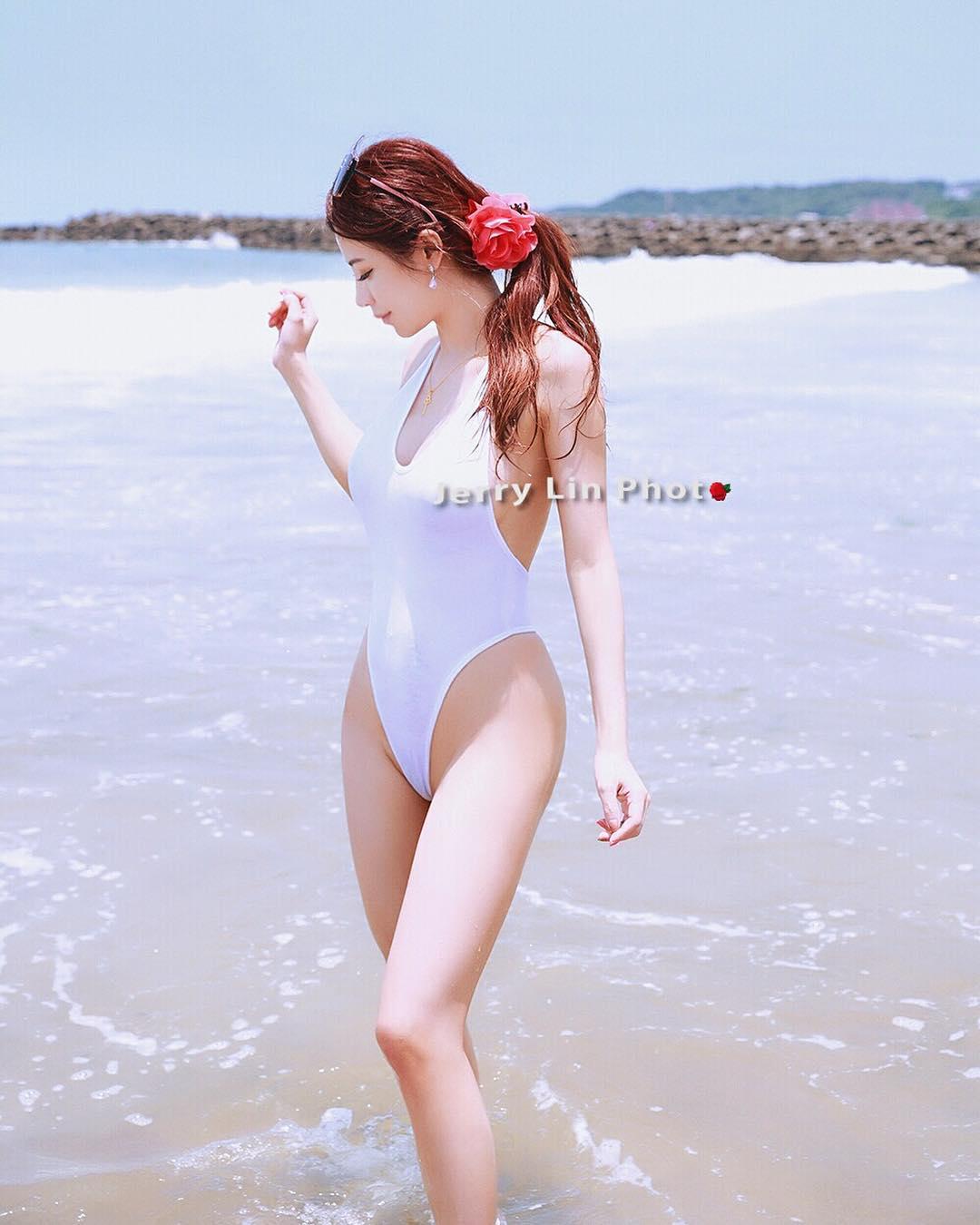 Angel Liya Sexy Bikini Picture and Photo