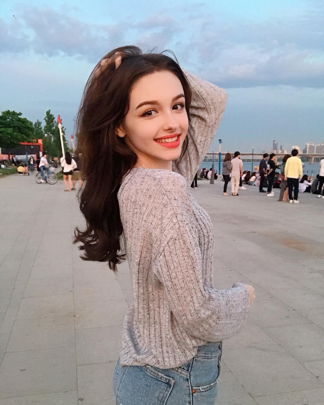 Karimova Elina Cute Picture and Photo
