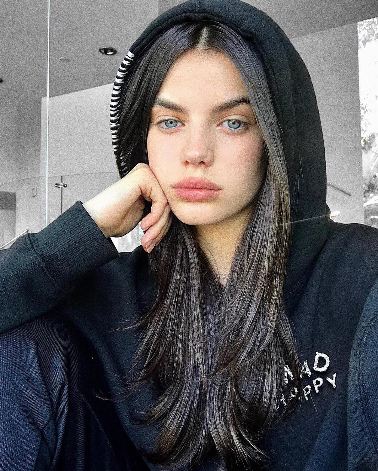 Sonia Ben Ammar Lovely Picture and Photo