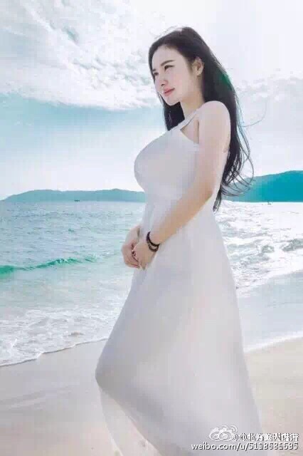 Zhou Yi Nuo Big Boobs Plump Picture and Photo