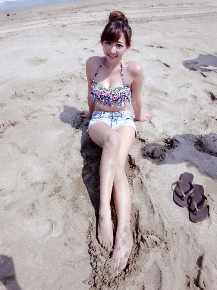 Wen Di Lovely Bikini Picture and Photo