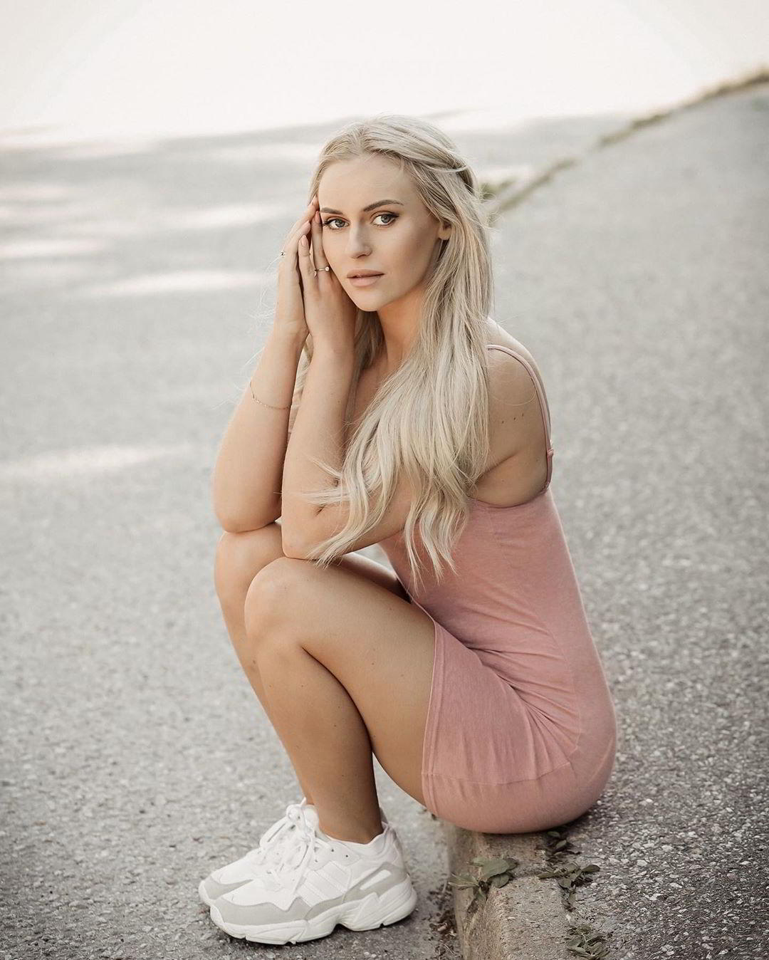 Anna Nyström Swedish hot model crazy practice squat