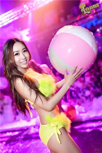 Zhang Ma Yi Big Booty Wild Sexy Picture and Photo